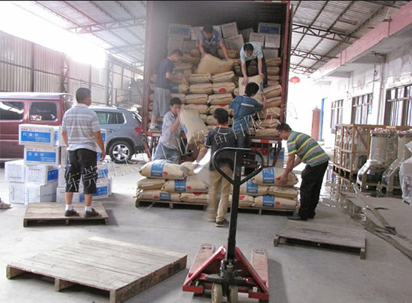 杰凱優(yōu)質(zhì)PP原材料下車中